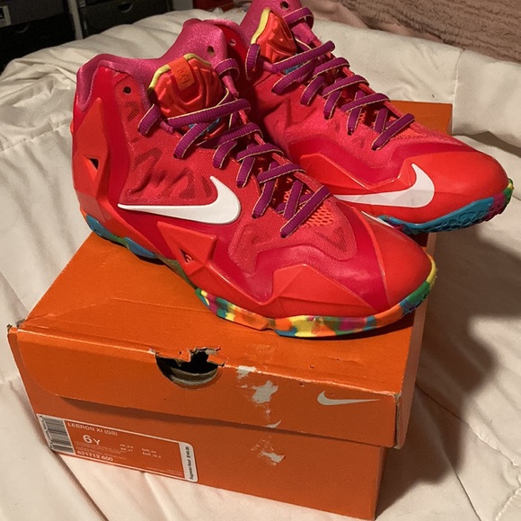 Lebron XII Fruity pebbles (GS) - Picture 7 of 7